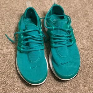 Nike Woman’s Prestos